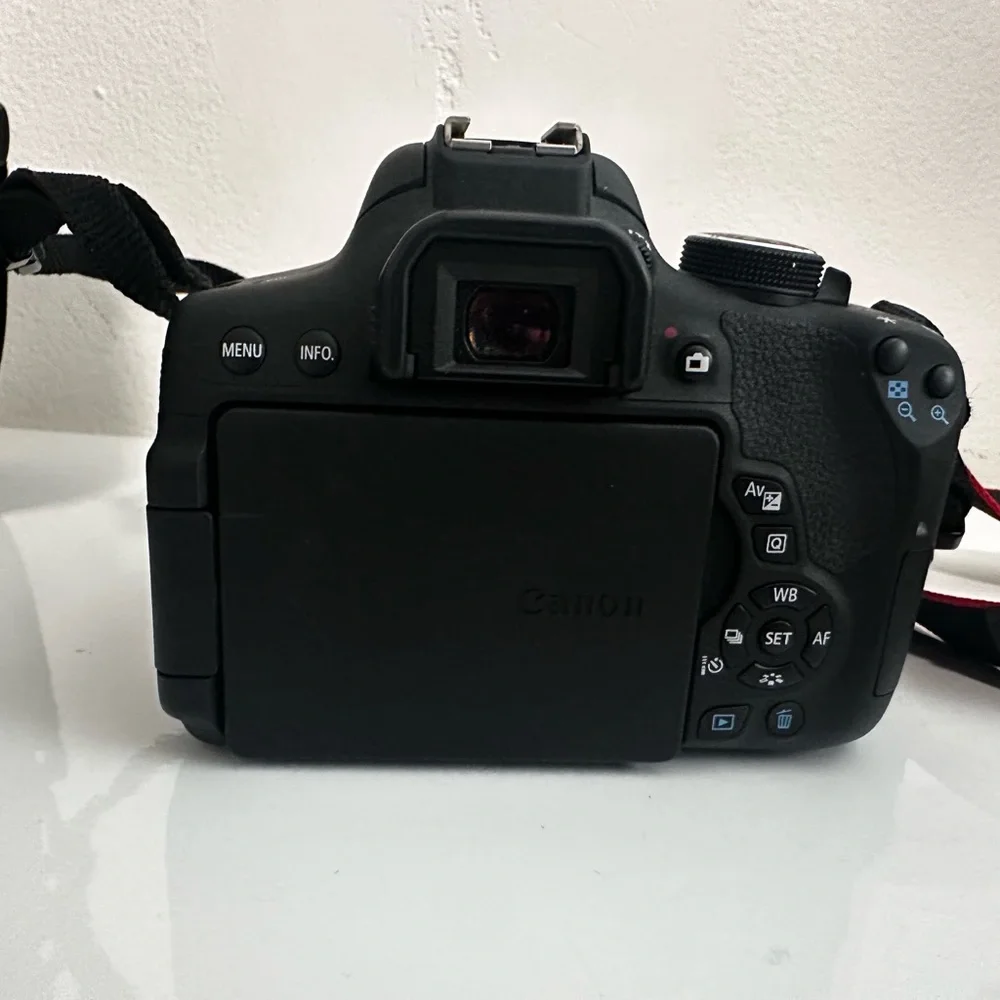 Canon EOS Rebel T6i with EF-S 18-55mm lens- WiFi enabled